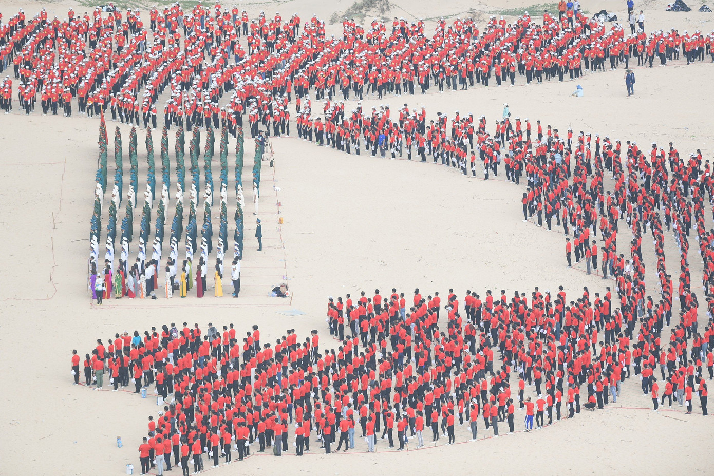 Thiêng liêng Lễ Thượng cờ 'Tổ quốc trong lòng Tổ quốc' ảnh 28 Thiêng liêng Lễ Thượng cờ 'Tổ quốc trong lòng Tổ quốc' ảnh 28