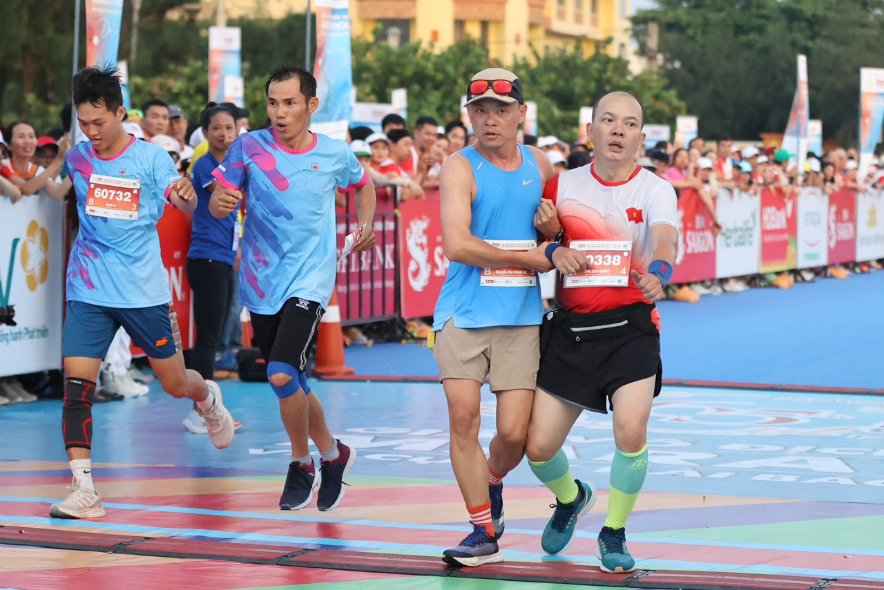 Tiền Phong Marathon 2024: Trên bục vinh quang ảnh 138