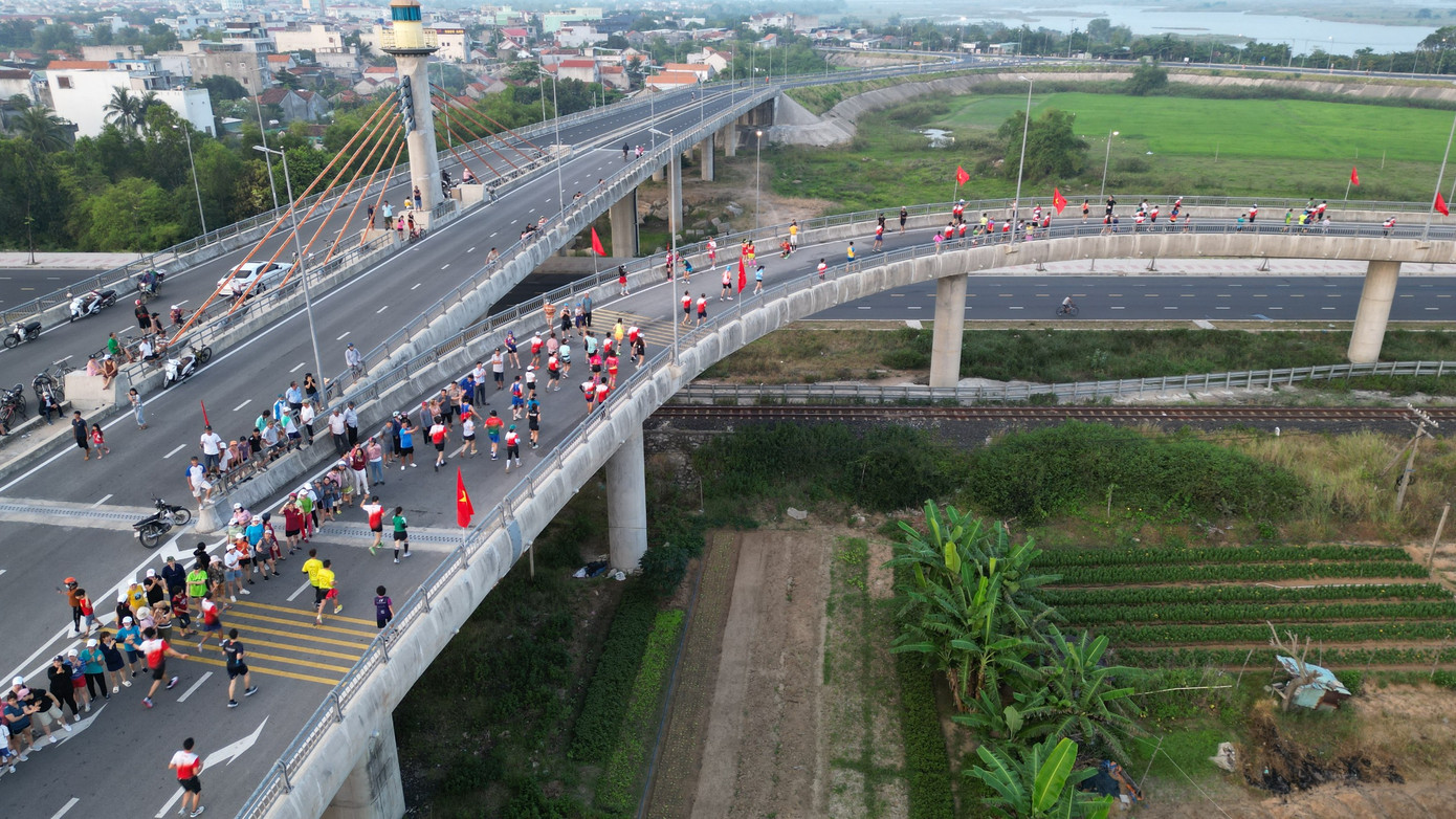 Tiền Phong Marathon 2024: Trên bục vinh quang ảnh 92