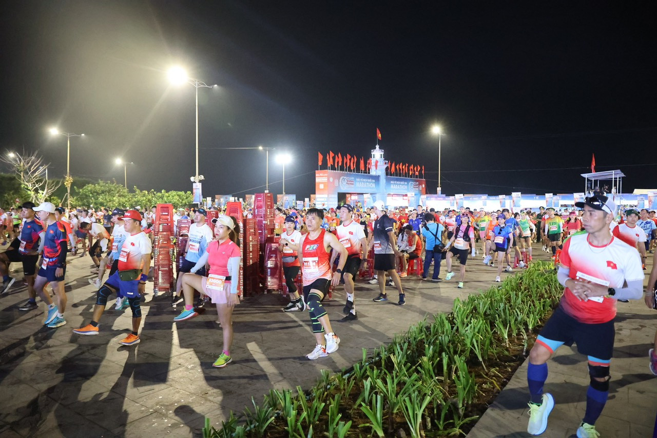 Tiền Phong Marathon 2024: Trên bục vinh quang ảnh 15
