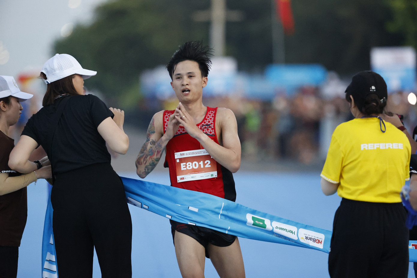 Tiền Phong Marathon 2024: Trên bục vinh quang ảnh 117