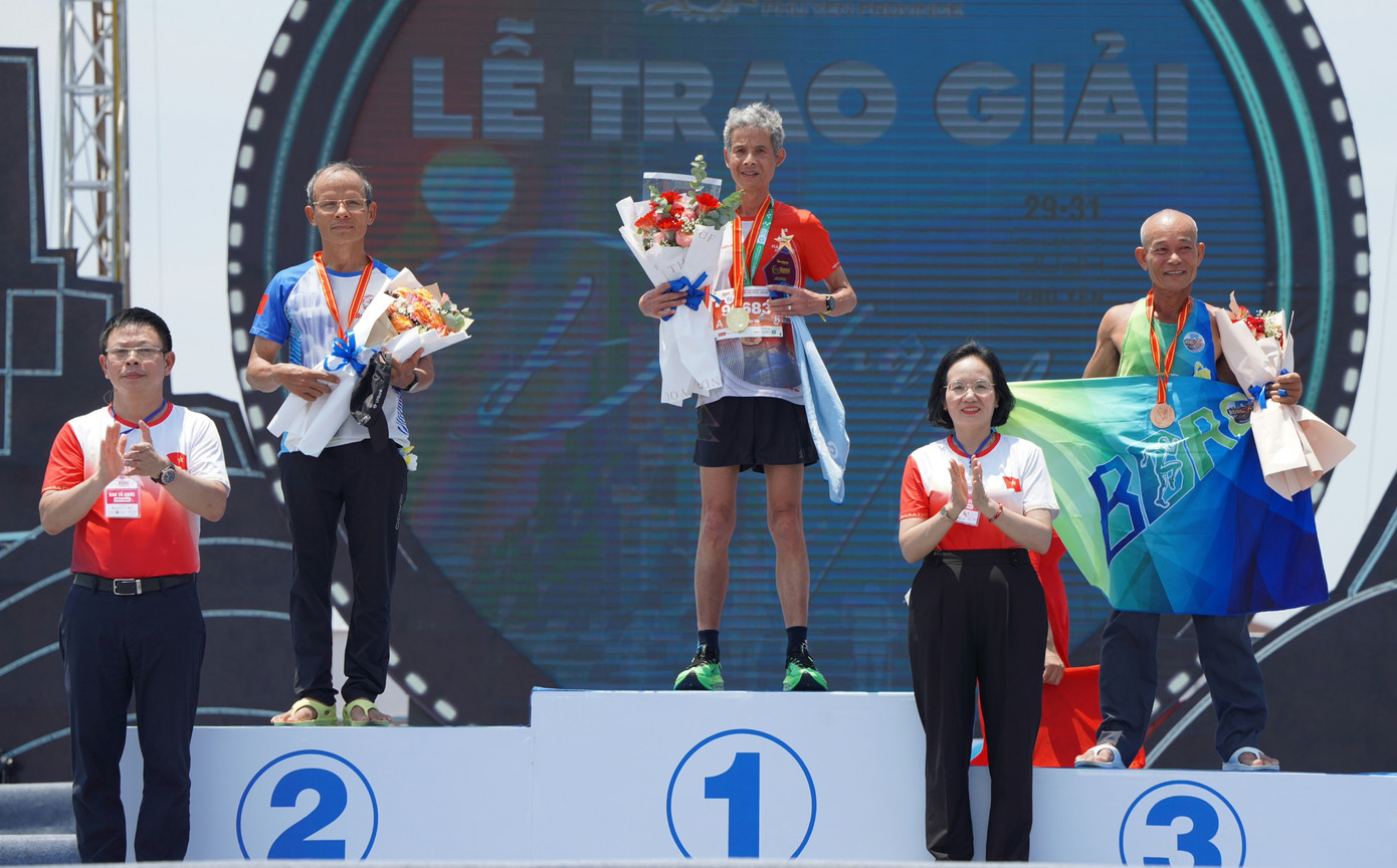 Tiền Phong Marathon 2024: Trên bục vinh quang ảnh 222