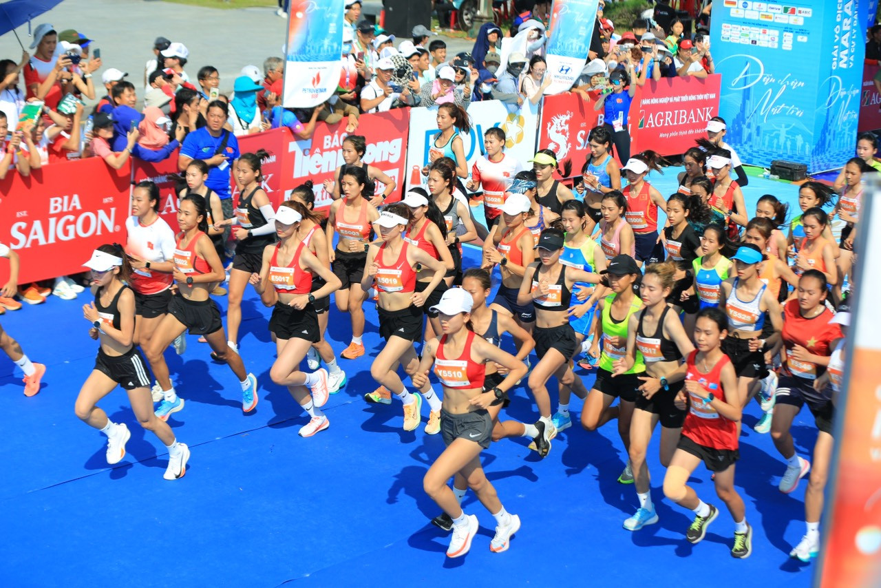 Tiền Phong Marathon 2024: Trên bục vinh quang ảnh 197