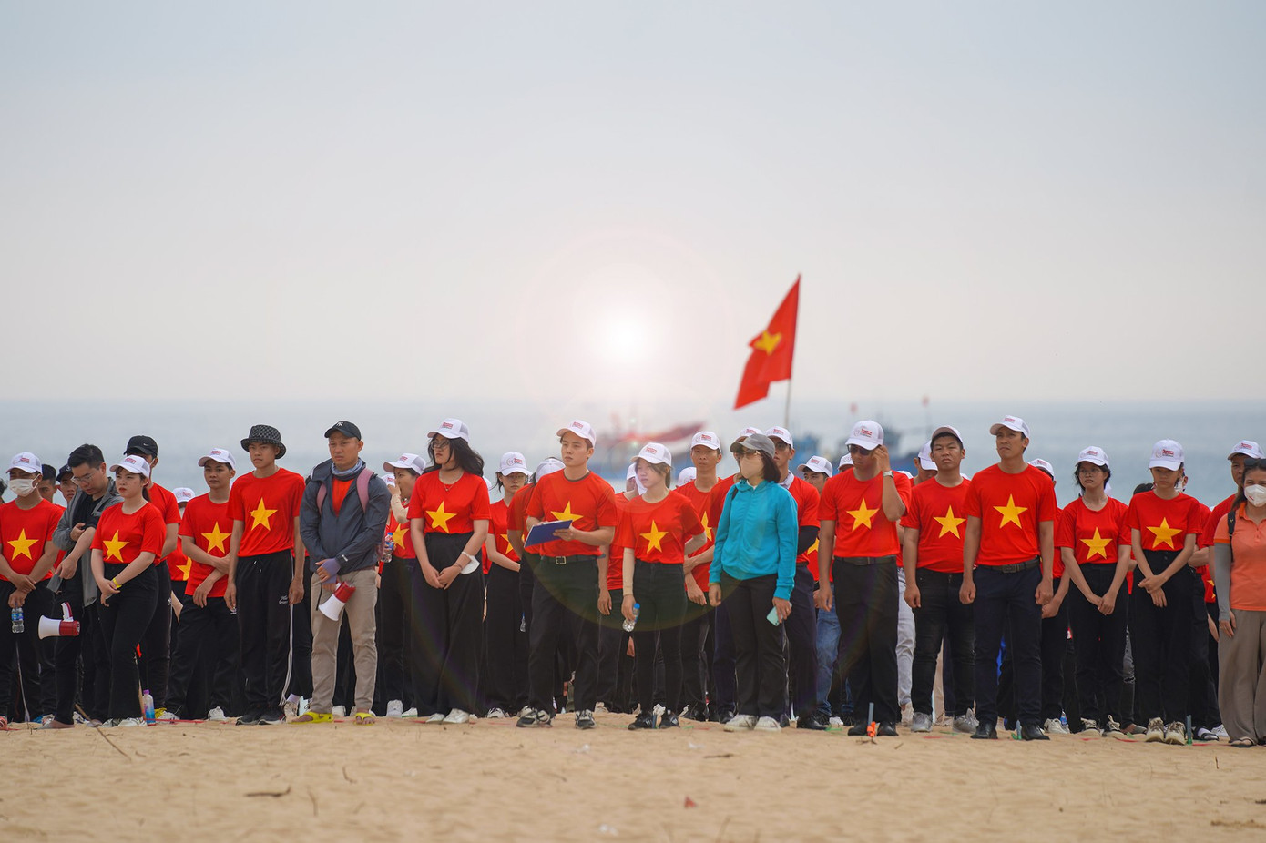 Thiêng liêng Lễ Thượng cờ 'Tổ quốc trong lòng Tổ quốc' ảnh 12 Thiêng liêng Lễ Thượng cờ 'Tổ quốc trong lòng Tổ quốc' ảnh 12