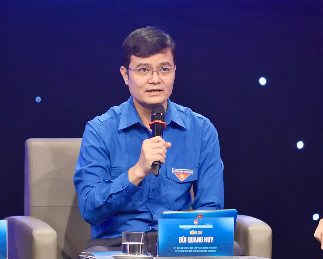 Bí thư thứ nhất T.Ư Đoàn Bùi Quang Huy cho rằng, lý tưởng là những gì cao đẹp mà mỗi người hướng tới, phấn đấu vươn lên để đạt được.