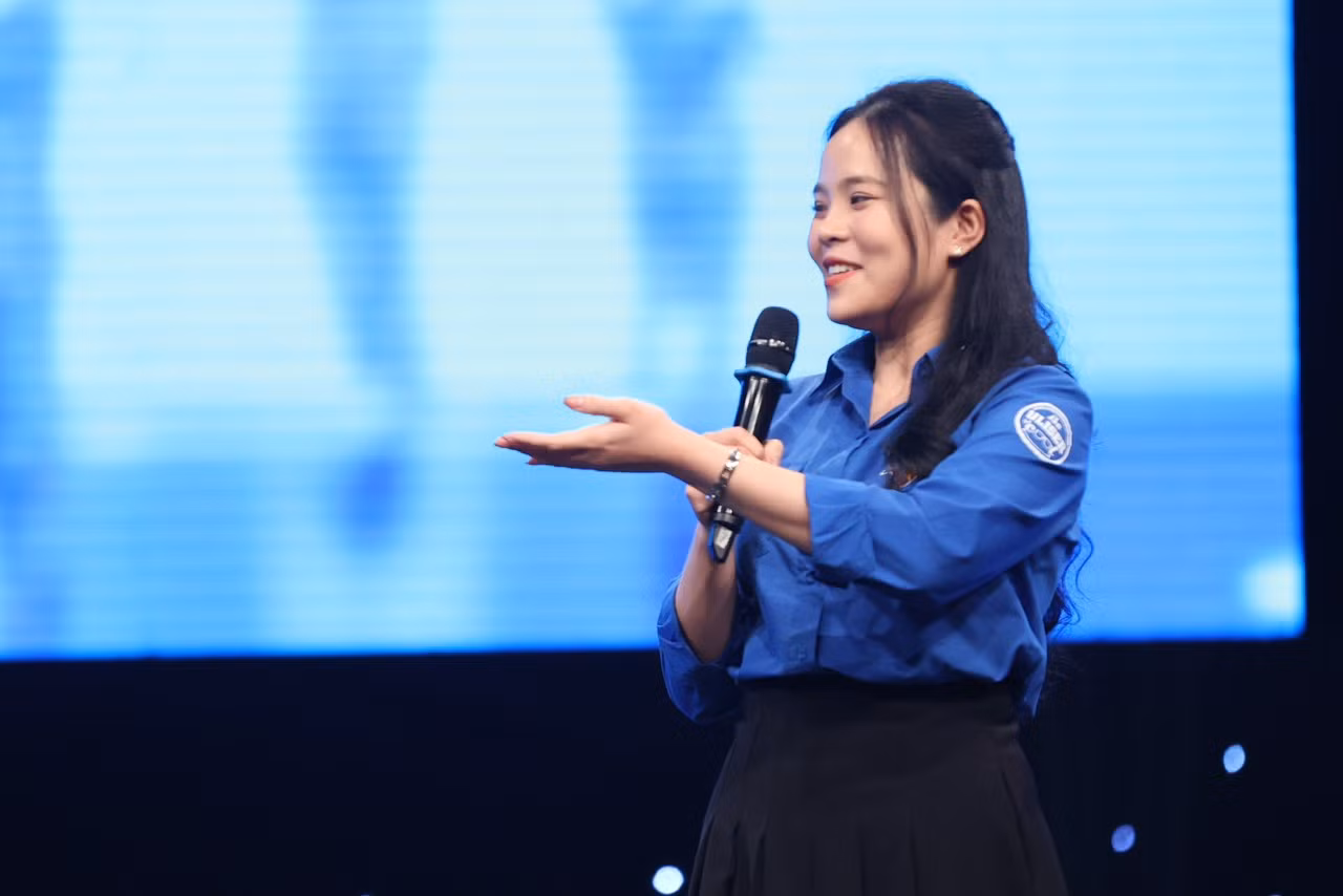 Đoàn viên Vũ Thu Hằng (Trường Đại học Ngoại ngữ, ĐHQG Hà Nội).