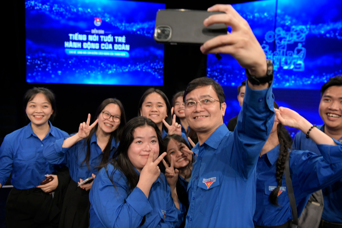 Sáng mãi con đường cách mạng của thanh niên ảnh 61