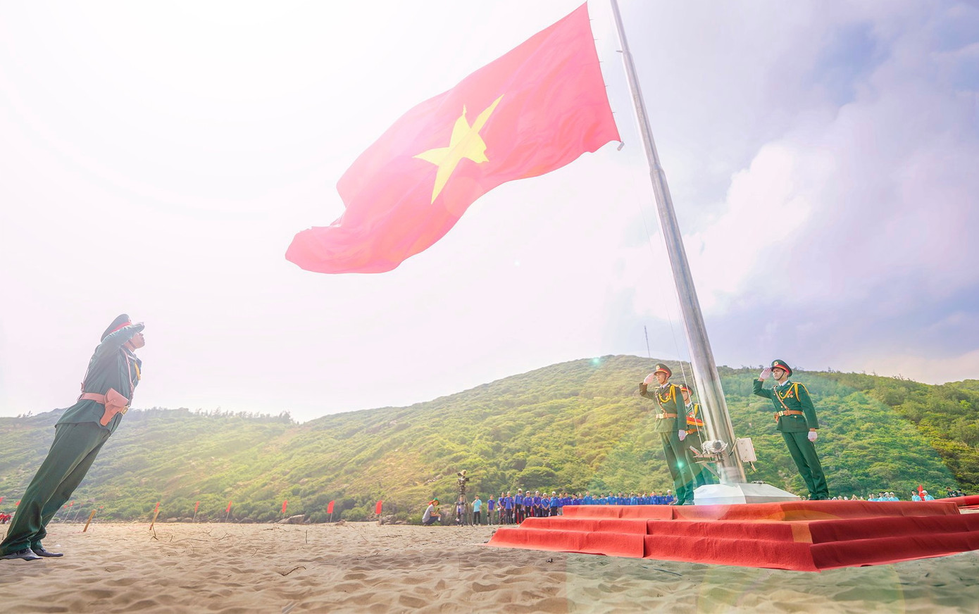 Lễ Thượng cờ luôn là điểm nhấn được tất cả mong đợi mỗi khi Tiền Phong Marathon diễn ra.