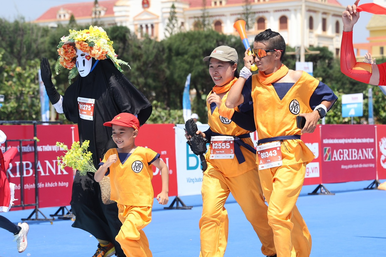 Tiền Phong Marathon 2024: Trên bục vinh quang ảnh 213