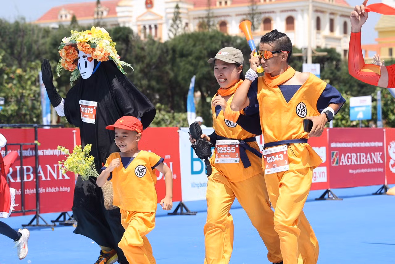 Tiền Phong Marathon 2024: Trên bục vinh quang ảnh 213