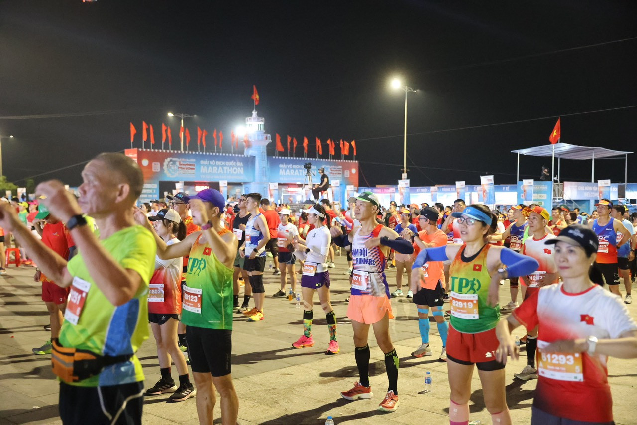 Tiền Phong Marathon 2024: Trên bục vinh quang ảnh 13