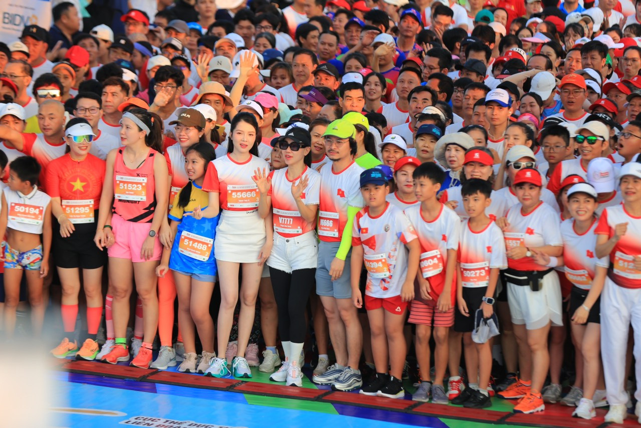 Tiền Phong Marathon 2024: Trên bục vinh quang ảnh 101