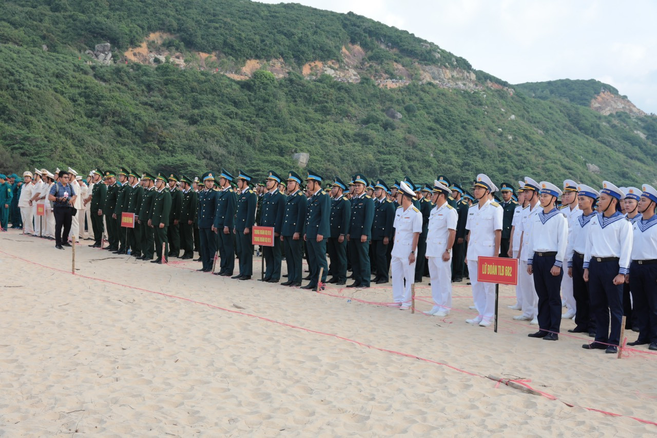 Thiêng liêng Lễ Thượng cờ 'Tổ quốc trong lòng Tổ quốc' ảnh 10 Thiêng liêng Lễ Thượng cờ 'Tổ quốc trong lòng Tổ quốc' ảnh 10