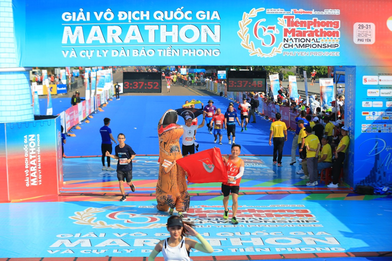 Tiền Phong Marathon 2024: Trên bục vinh quang ảnh 189