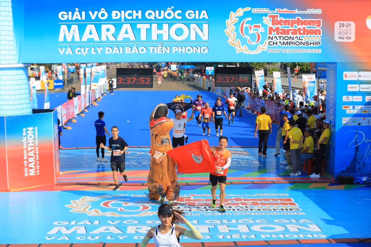 Tiền Phong Marathon 2024: Trên bục vinh quang ảnh 189