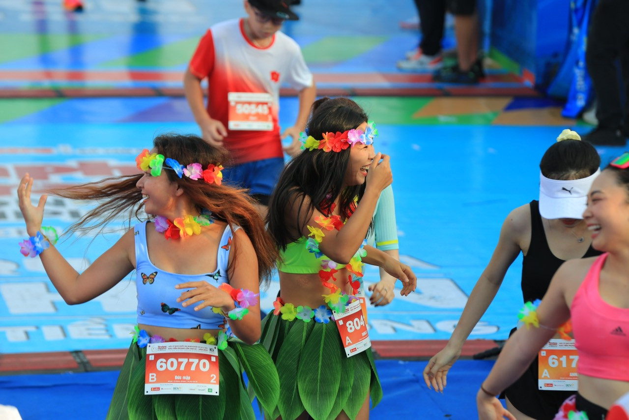 Tiền Phong Marathon 2024: Trên bục vinh quang ảnh 150