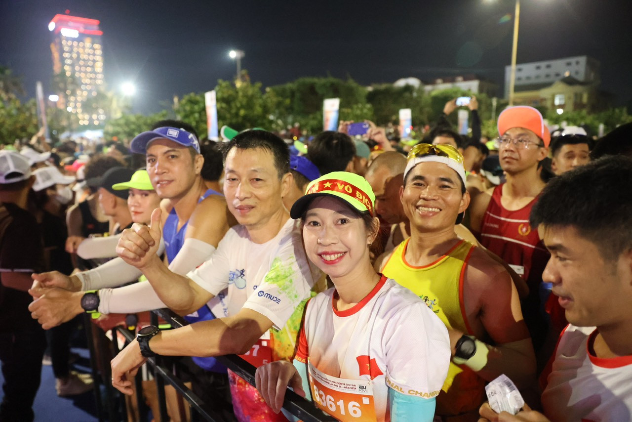 Tiền Phong Marathon 2024: Trên bục vinh quang ảnh 21