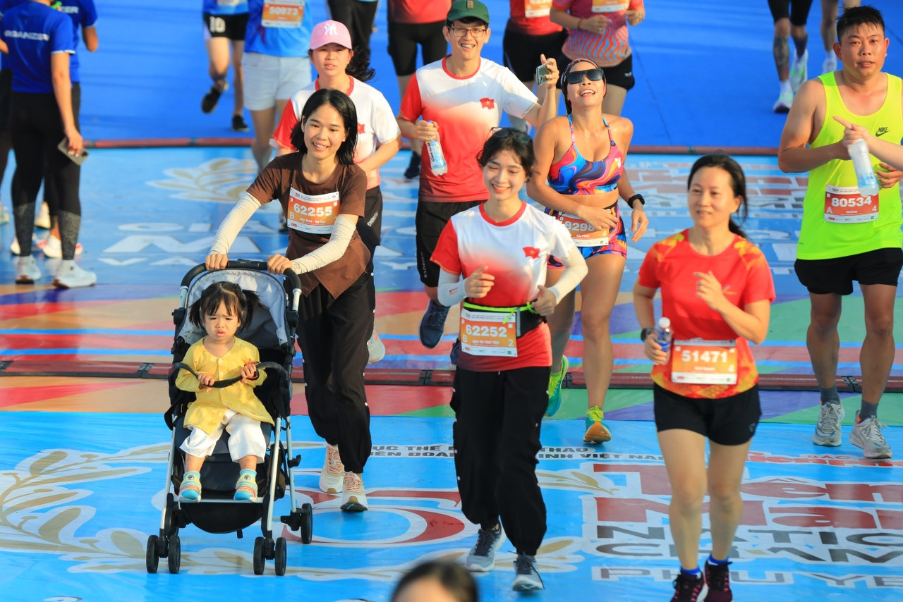 Tiền Phong Marathon 2024: Trên bục vinh quang ảnh 147