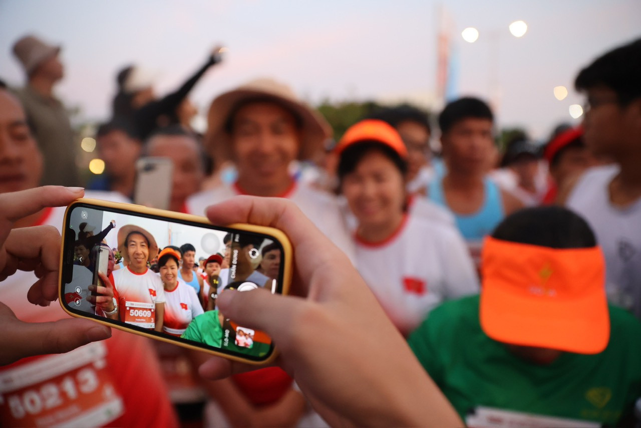 Tiền Phong Marathon 2024: Trên bục vinh quang ảnh 103