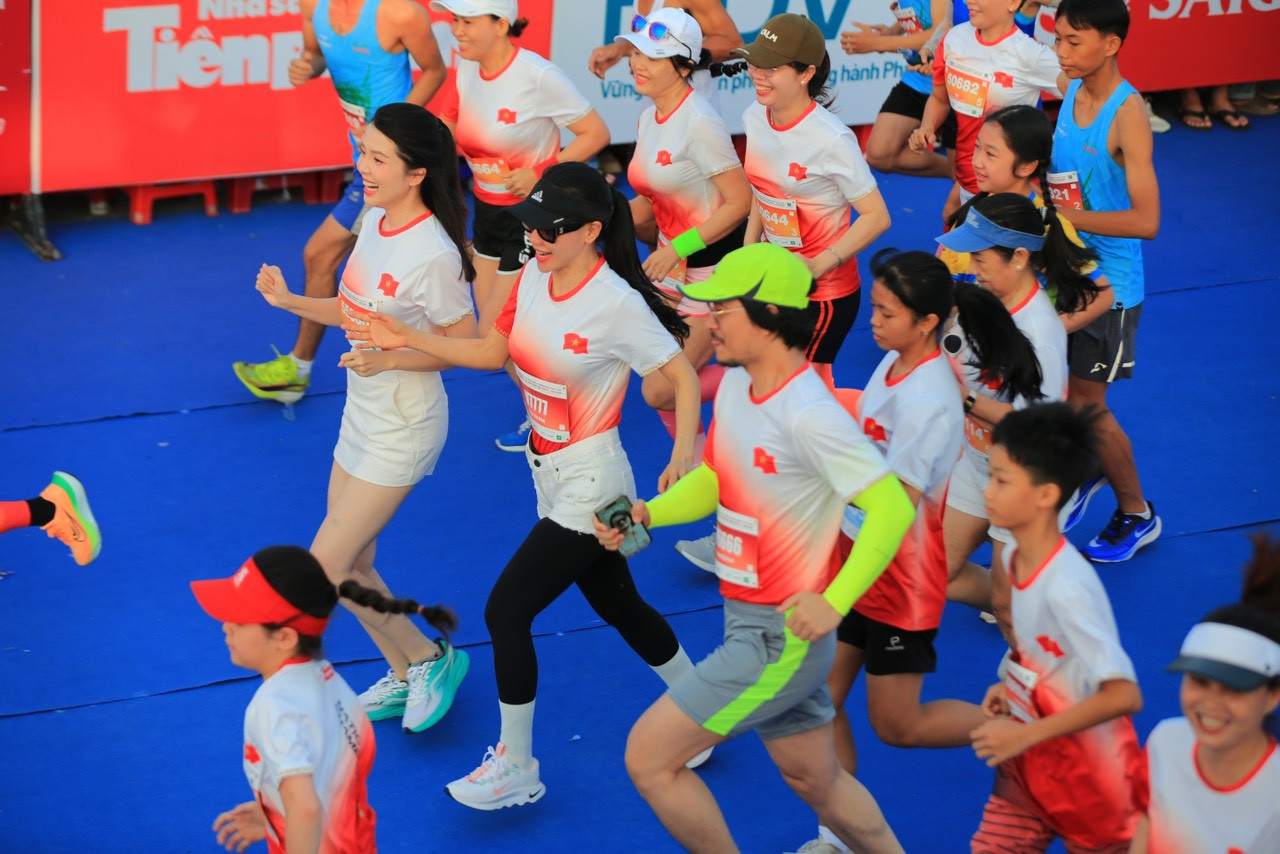 Tiền Phong Marathon 2024: Trên bục vinh quang ảnh 145