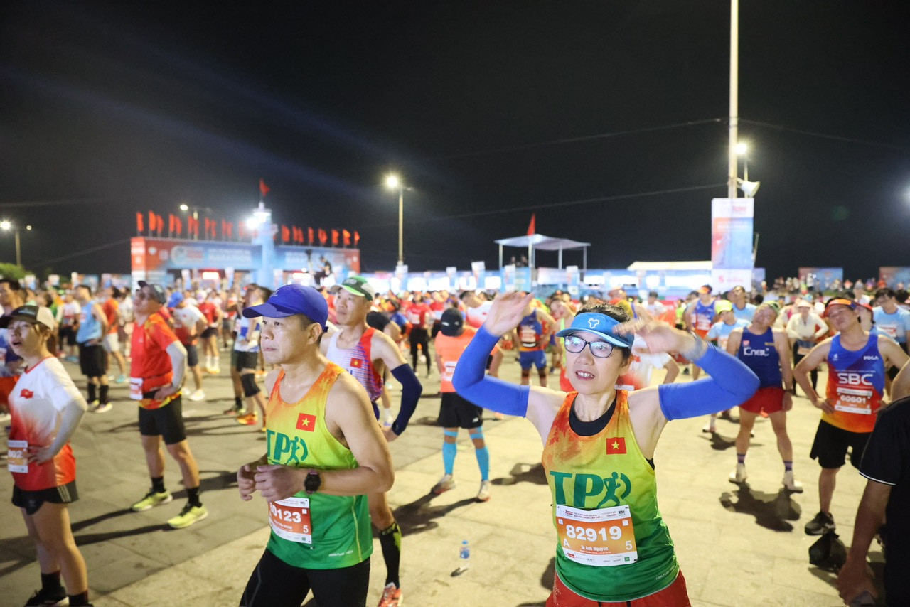 Tiền Phong Marathon 2024: Trên bục vinh quang ảnh 14