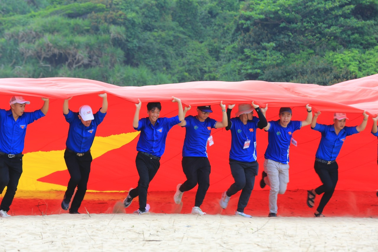 Thiêng liêng Lễ Thượng cờ 'Tổ quốc trong lòng Tổ quốc' ảnh 36 Thiêng liêng Lễ Thượng cờ 'Tổ quốc trong lòng Tổ quốc' ảnh 36