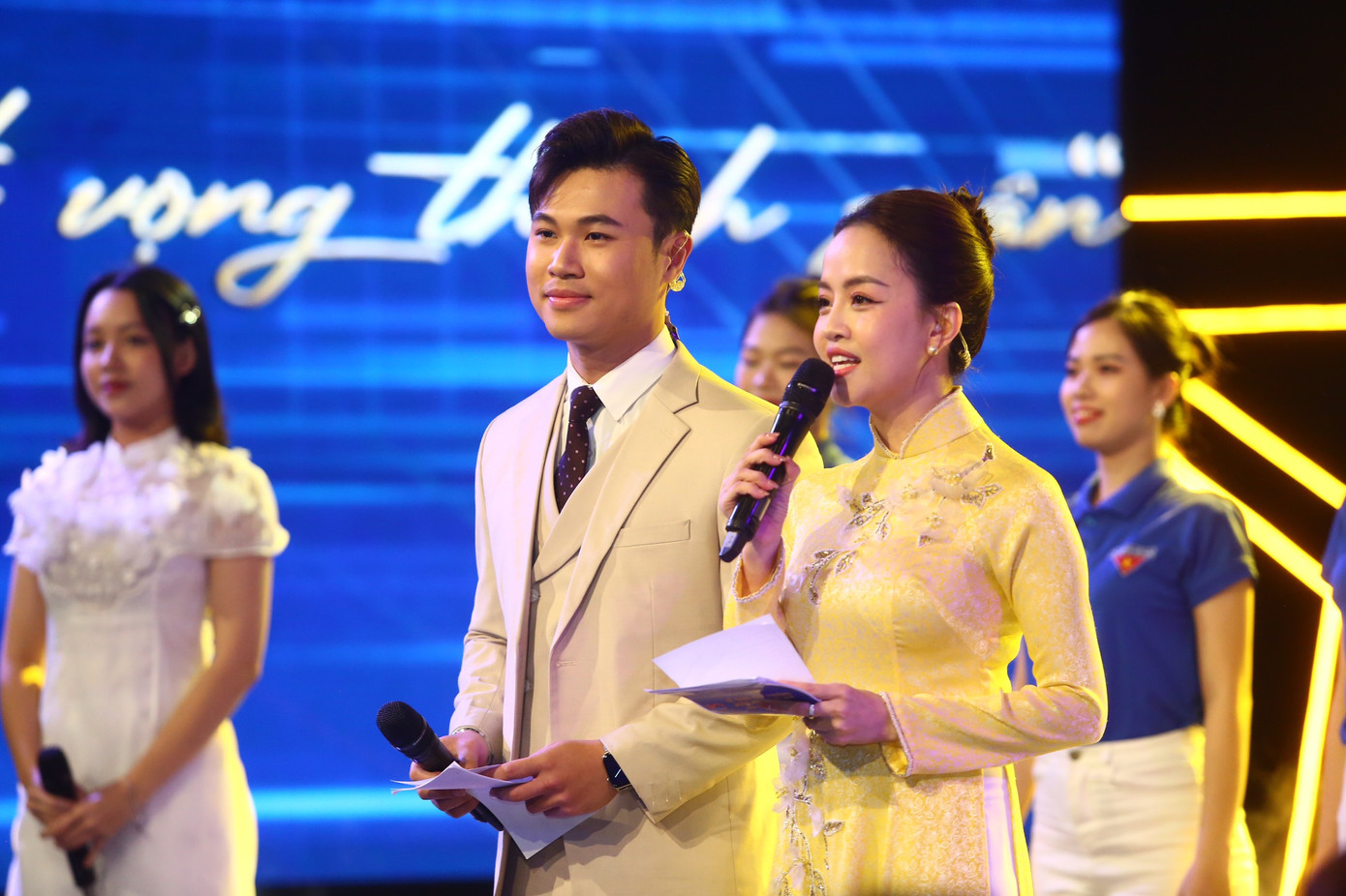 Tuyên dương Gương mặt trẻ Việt Nam tiêu biểu năm 2023: Những người 'lĩnh ấn tiên phong' ảnh 17