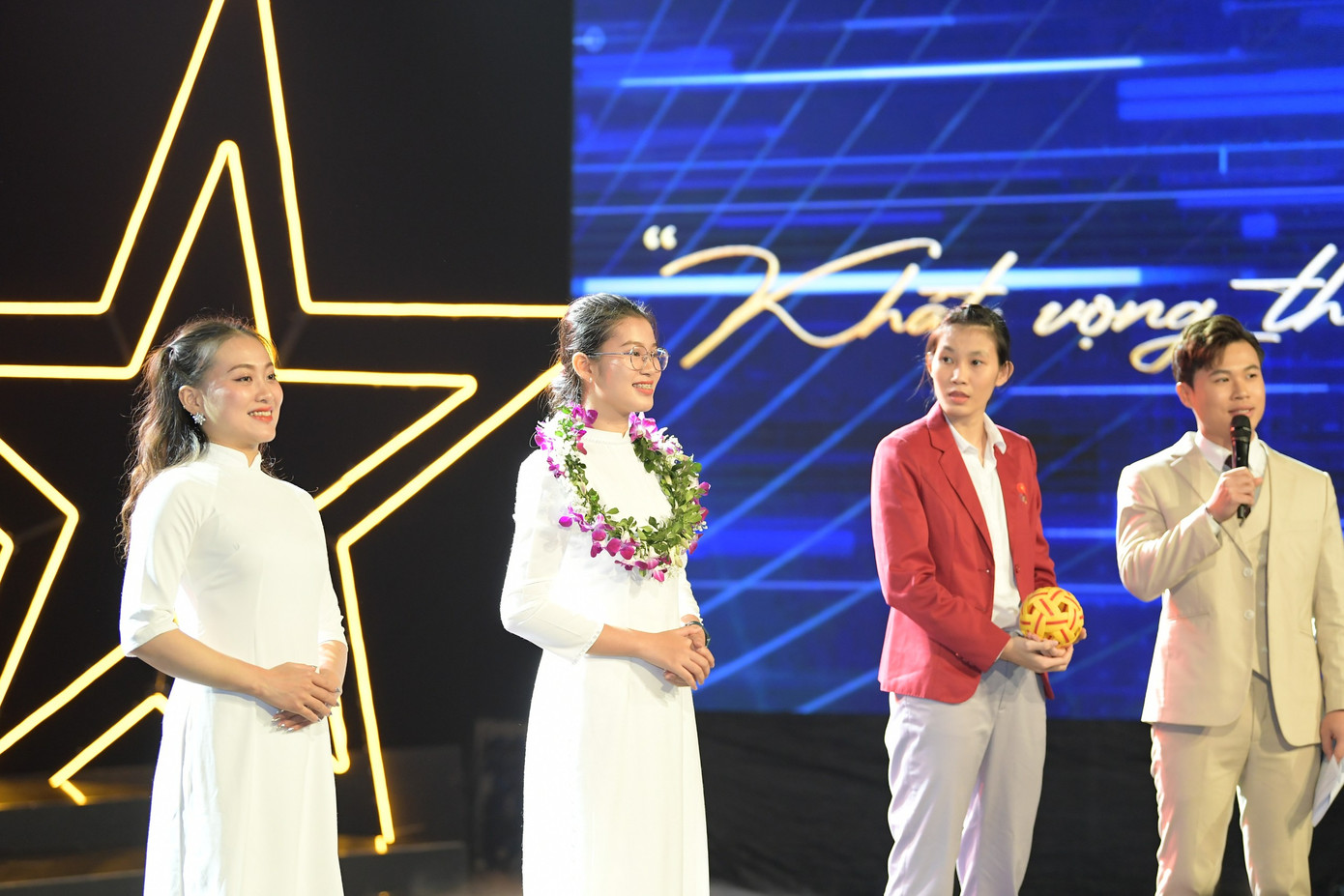 Tuyên dương Gương mặt trẻ Việt Nam tiêu biểu năm 2023: Những người 'lĩnh ấn tiên phong' ảnh 27