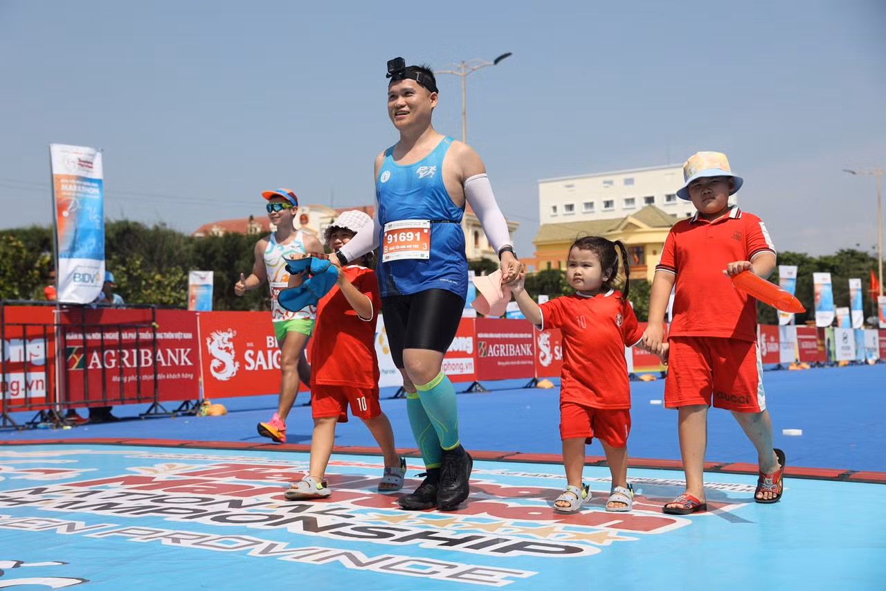 Tiền Phong Marathon 2024: Trên bục vinh quang ảnh 204