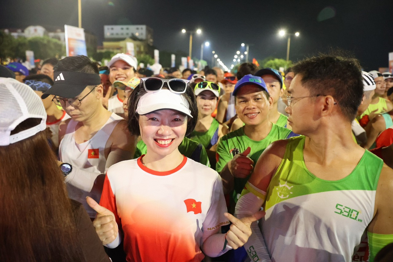 Tiền Phong Marathon 2024: Trên bục vinh quang ảnh 24