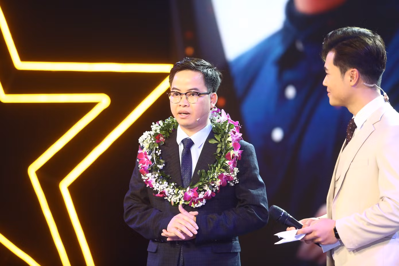 Với TS. Phạm Huy Hiệu - Gương mặt trẻ Việt Nam triển vọng năm 2023, khát vọng thúc đẩy anh trên hành trình nghiên cứu khoa học chính là khát vọng cống hiến trong lĩnh vực khoa học công nghệ, trở thành lực lượng tiên phong, thúc đẩy, đưa đất nước phát triển trong thời kỳ mới. Với TS. Phạm Huy Hiệu - Gương mặt trẻ Việt Nam triển vọng năm 2023, khát vọng thúc đẩy anh trên hành trình nghiên cứu khoa học chính là khát vọng cống hiến trong lĩnh vực khoa học công nghệ, trở thành lực lượng tiên phong, thúc đẩy, đưa đất nước phát triển trong thời kỳ mới.