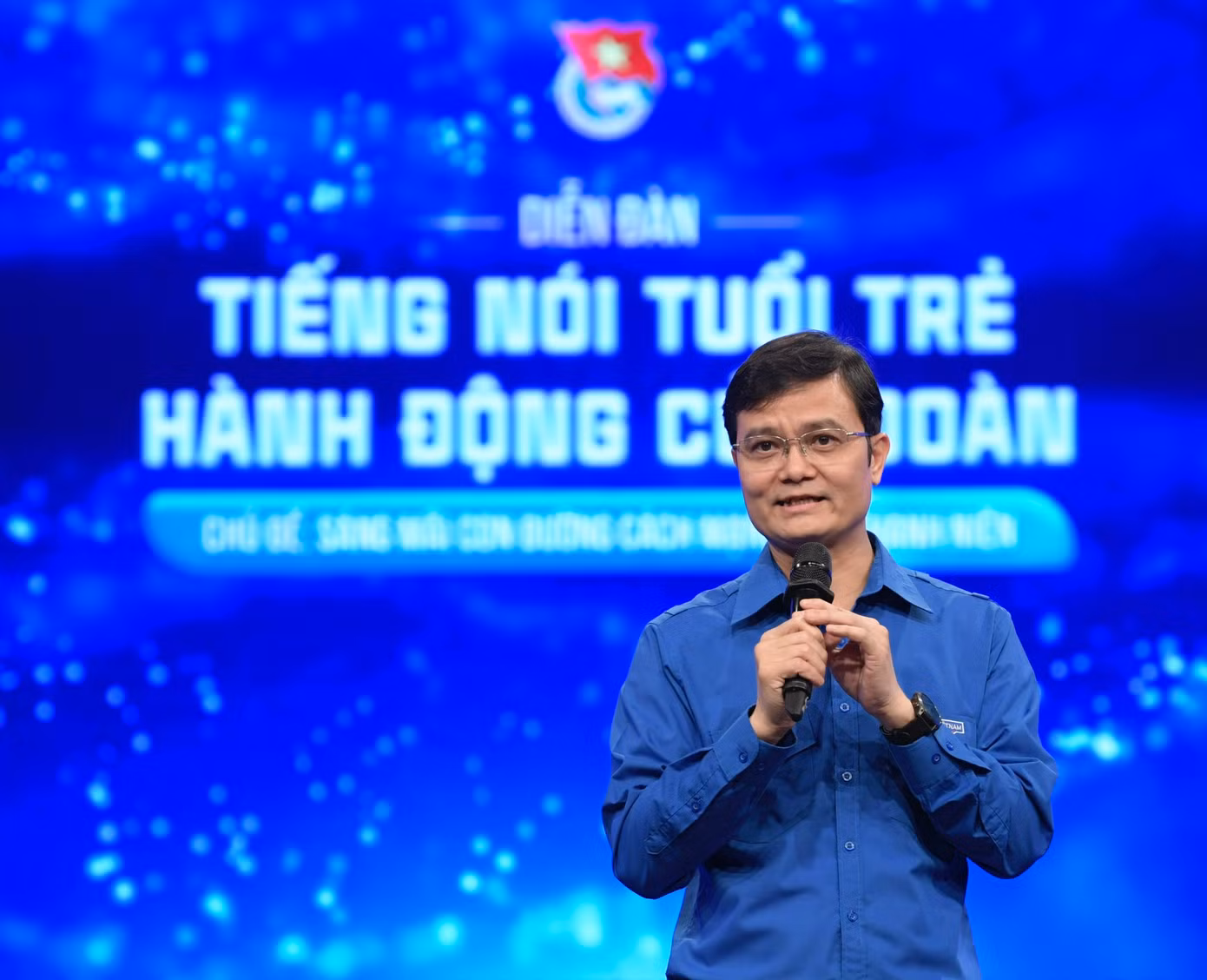 Bí thư thứ nhất T.Ư Đoàn Bùi Quang Huy ghi nhận kiến nghị thành lập cộng đồng sinh viên chuyên ngành là giải pháp tốt để hỗ trợ nhau trong học tập, lao động sản xuất.
