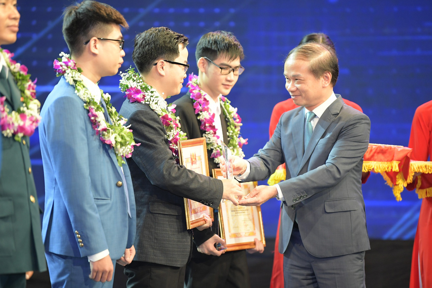 Tuyên dương Gương mặt trẻ Việt Nam tiêu biểu năm 2023: Những người 'lĩnh ấn tiên phong' ảnh 50