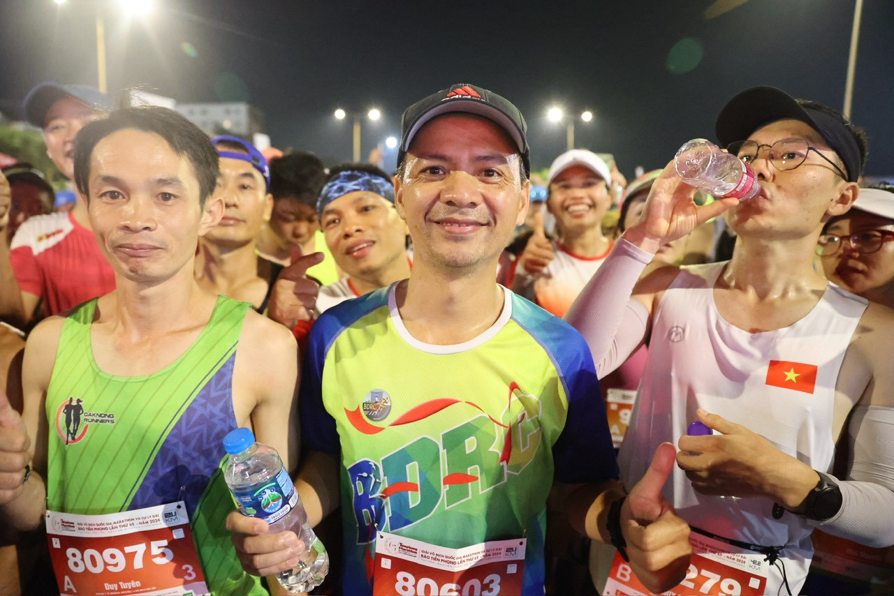 Tiền Phong Marathon 2024: Trên bục vinh quang ảnh 20
