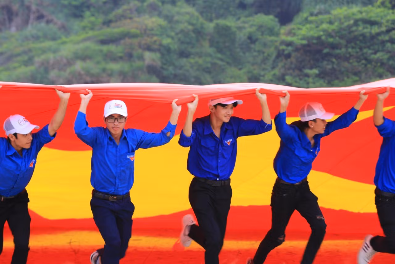 Thiêng liêng Lễ Thượng cờ 'Tổ quốc trong lòng Tổ quốc' ảnh 37 Thiêng liêng Lễ Thượng cờ 'Tổ quốc trong lòng Tổ quốc' ảnh 37