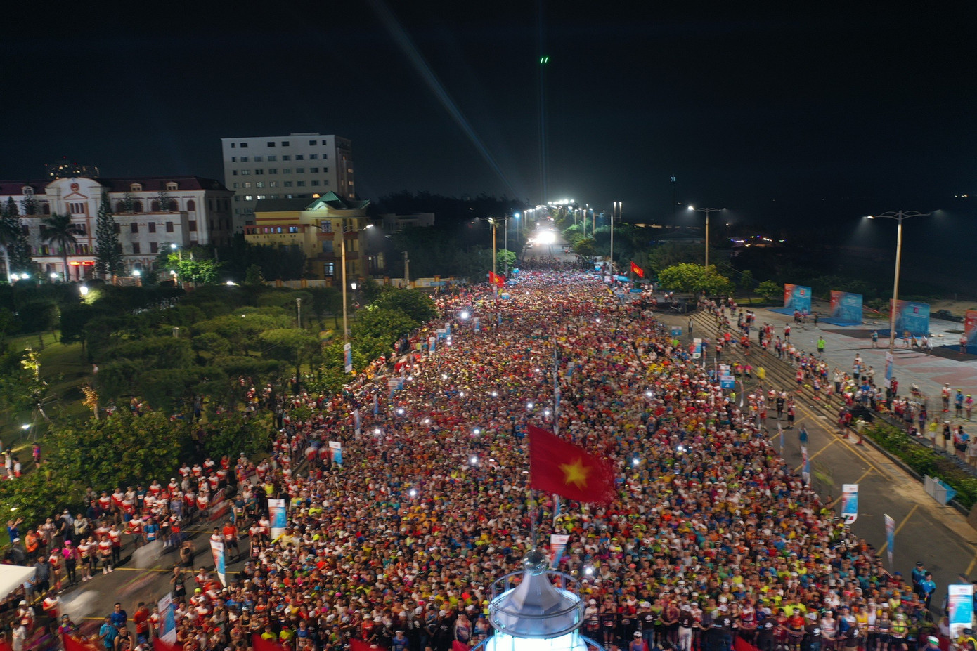 Tiền Phong Marathon 2024: Trên bục vinh quang ảnh 42