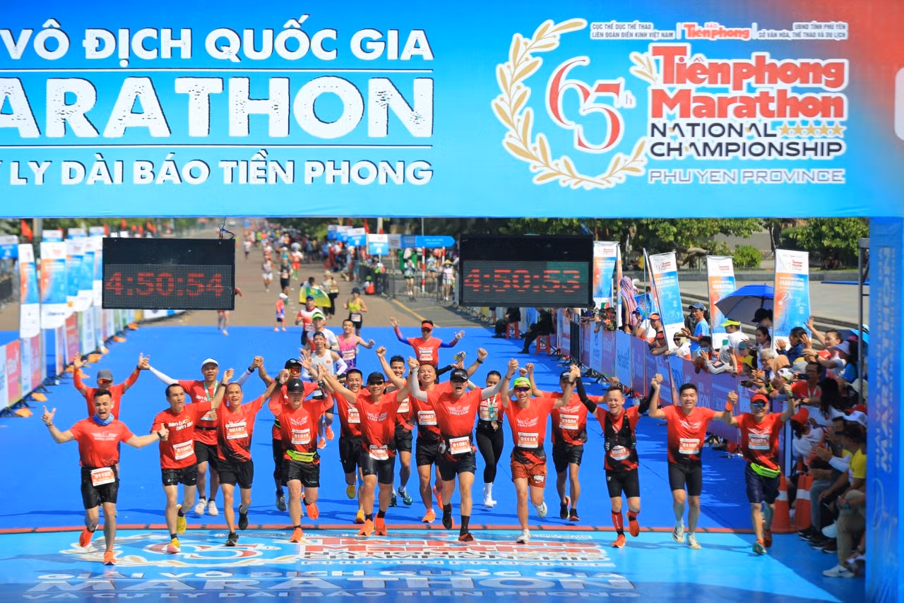 Tiền Phong Marathon 2024: Trên bục vinh quang ảnh 202