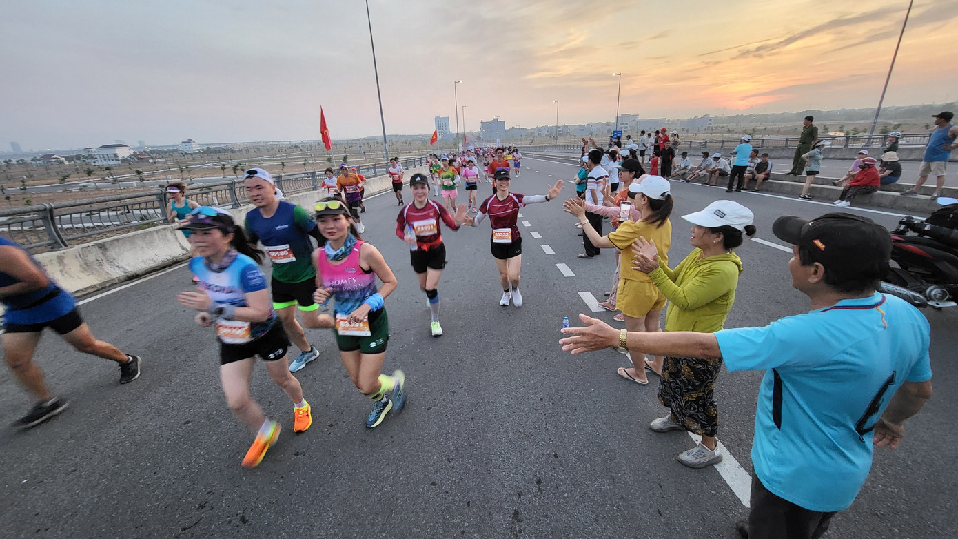 Tiền Phong Marathon 2024: Trên bục vinh quang ảnh 91