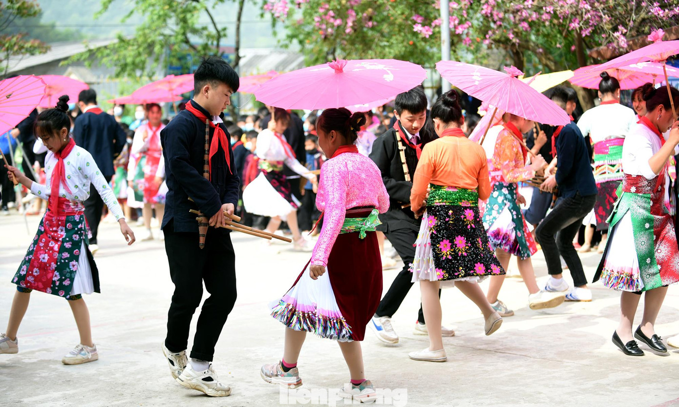 Liên hoan tạo sân chơi, diễn đàn tập hợp, liên kết lực lượng văn nghệ sĩ trẻ Việt Nam giao lưu. Ảnh minh họa: Xuân Tùng Liên hoan tạo sân chơi, diễn đàn tập hợp, liên kết lực lượng văn nghệ sĩ trẻ Việt Nam giao lưu. Ảnh minh họa: Xuân Tùng