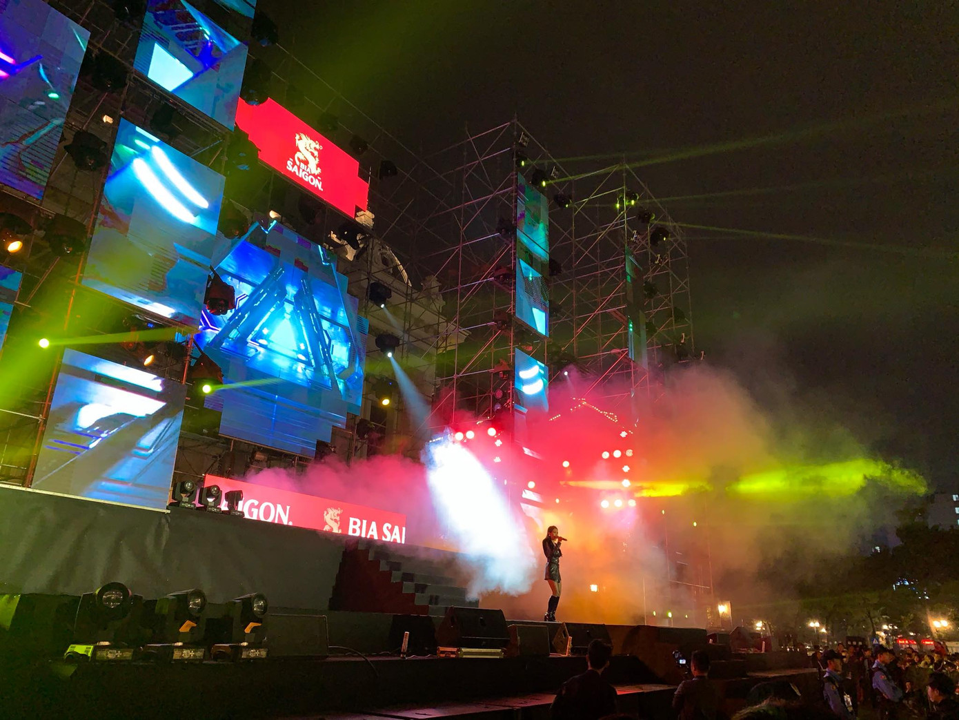 Pháo hoa rực sáng đón năm mới 2020 ảnh 53