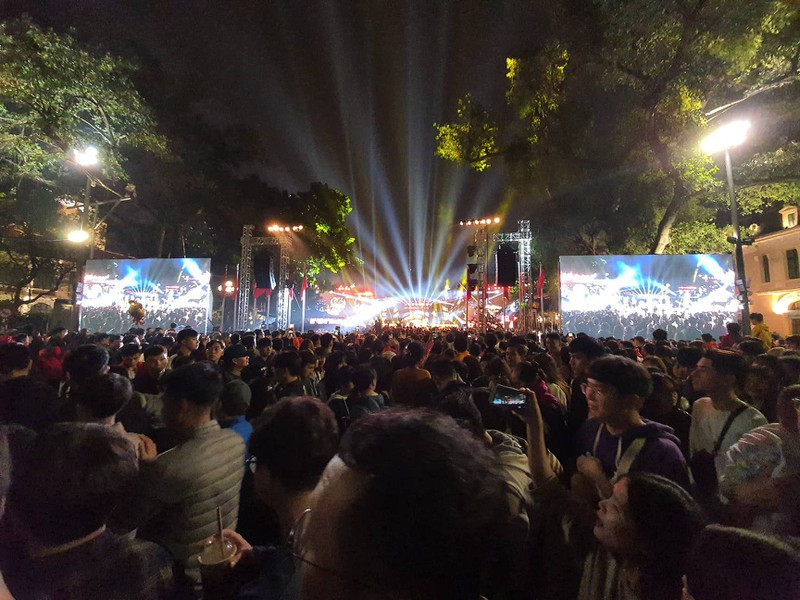 Pháo hoa rực sáng đón năm mới 2020 ảnh 44