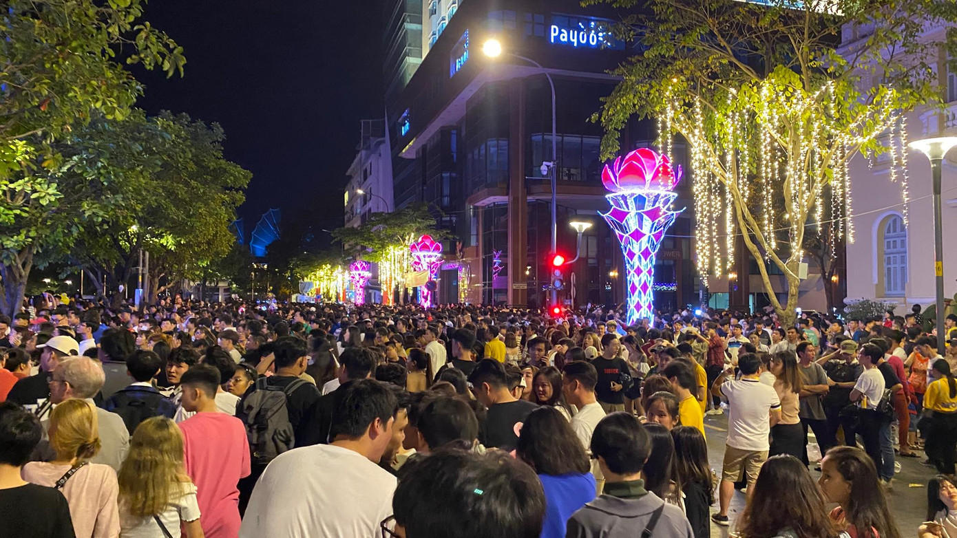 Pháo hoa rực sáng đón năm mới 2020 ảnh 4