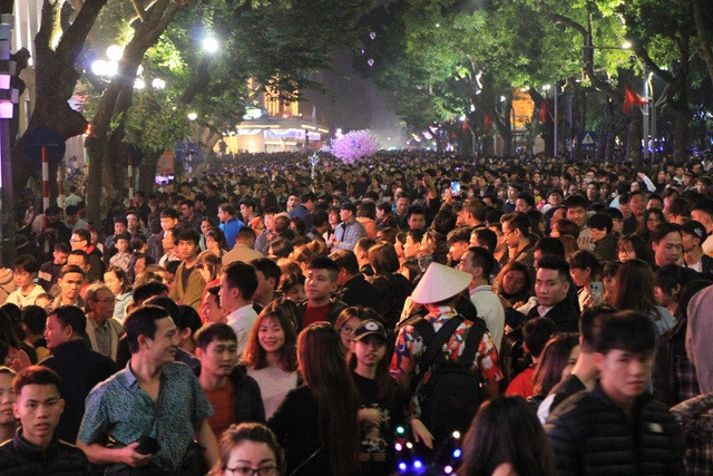 Pháo hoa rực sáng đón năm mới 2020 ảnh 40