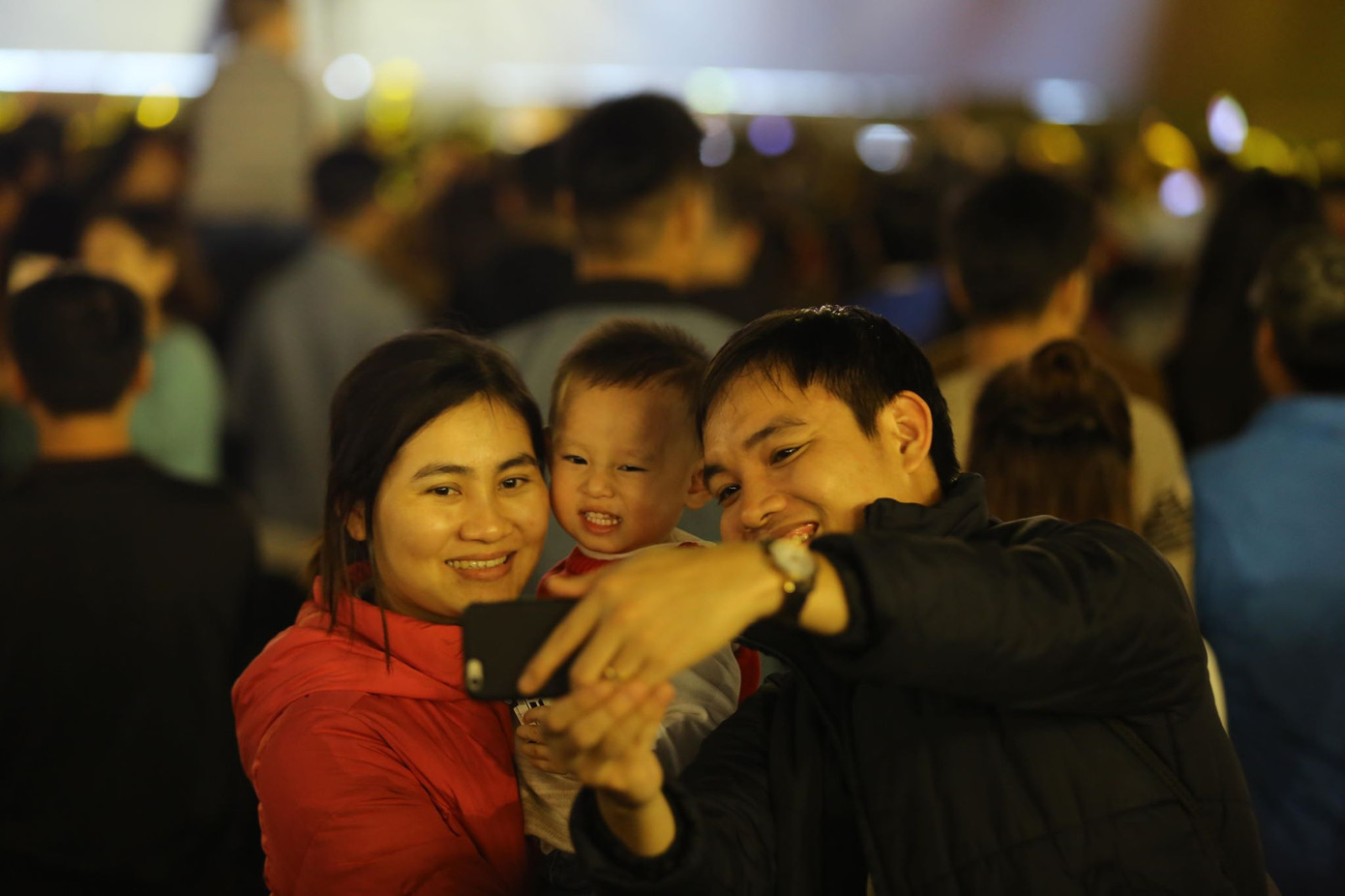 Pháo hoa rực sáng đón năm mới 2020 ảnh 35