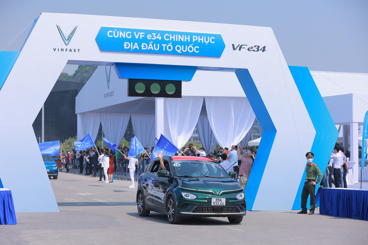 Đoàn caravan khởi hành lúc 10h bắt đầu chuyến hành trình chinh phục mũi Sa Vĩ.