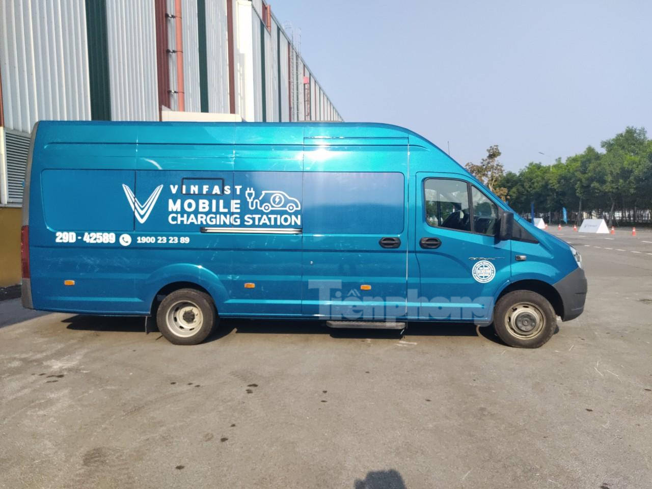 Các trạm sạc di động được cải biến từ xe Gaz của Nga.