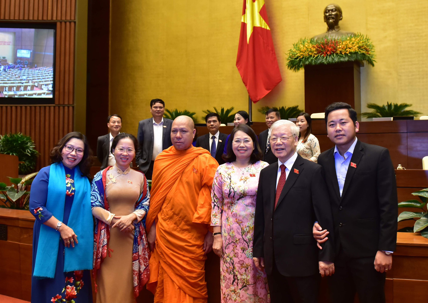 Tổng Bí thư Nguyễn Phú Trọng và các đại biểu Quốc hội cùng với cử tri. (Ảnh: Như Ý, tư liệu) Tổng Bí thư Nguyễn Phú Trọng và các đại biểu Quốc hội cùng với cử tri. (Ảnh: Như Ý, tư liệu)