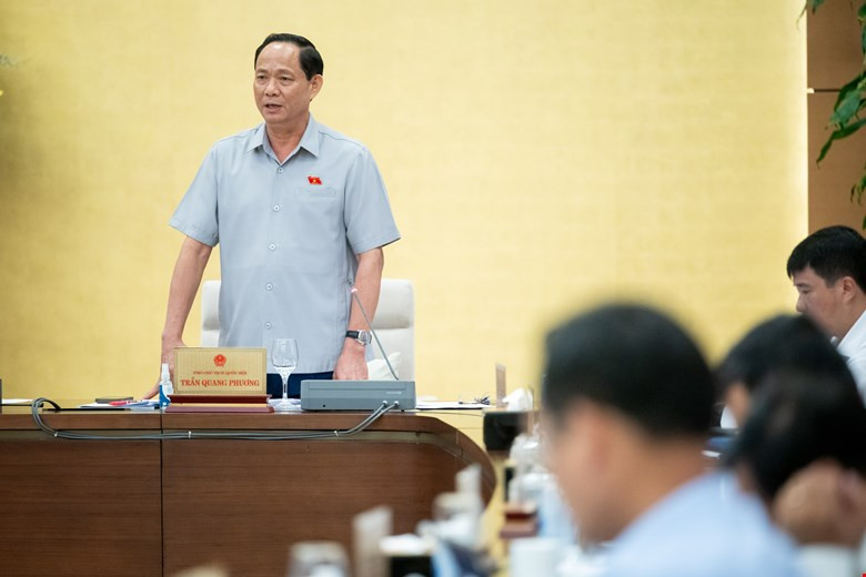 Phó Chủ tịch Quốc hội Trần Quang Phương điều hành nội dung phiên họp