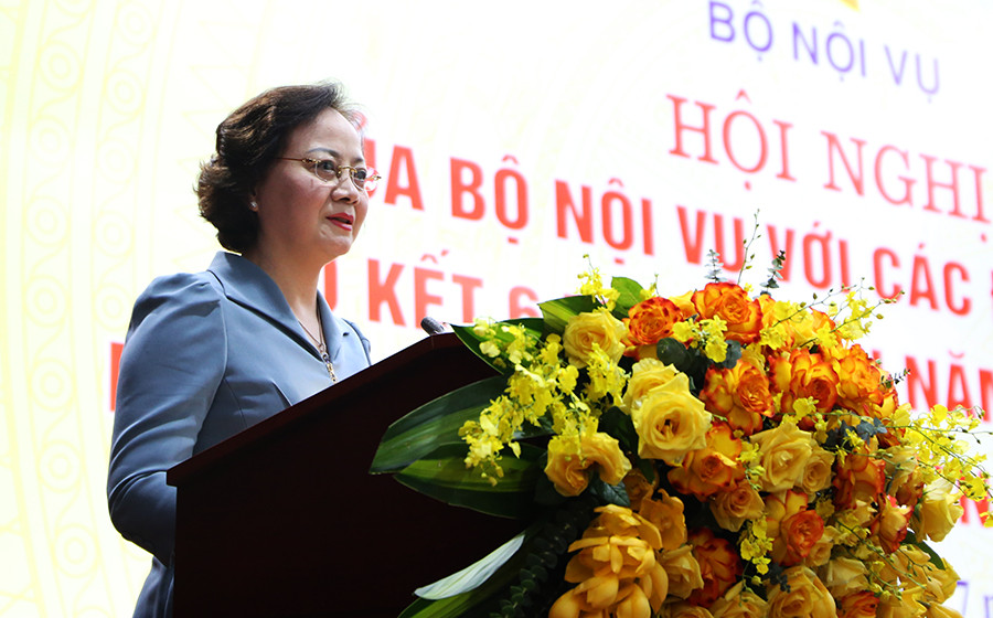 Bộ trưởng Nội vụ Phạm Thị Thanh Trà phát biểu tại một hội nghị của Bộ với các địa phương Bộ trưởng Nội vụ Phạm Thị Thanh Trà phát biểu tại một hội nghị của Bộ với các địa phương