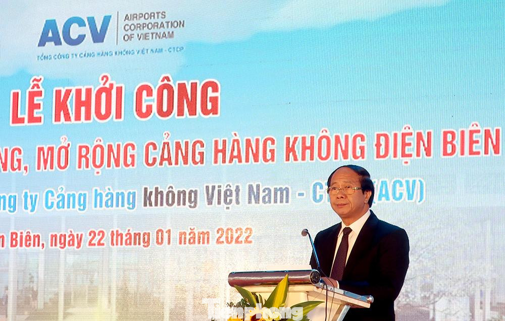 Phó Thủ tướng Lê Văn Thành yêu cầu chủ đầu tư, các nhà thầu tập trung nguồn lực triển khai dự án đảm bảo chất lượng và tiến độ.